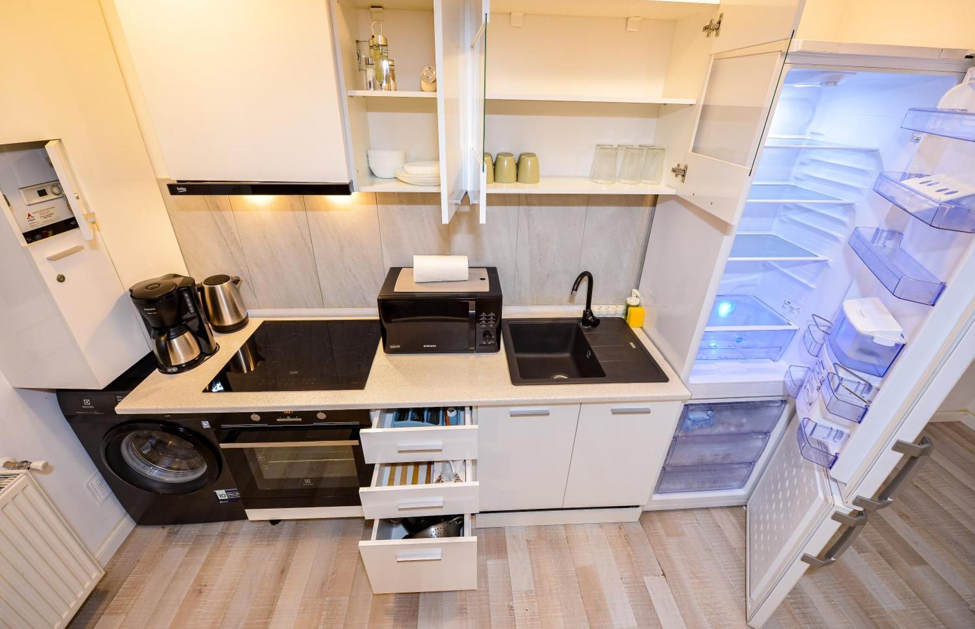 Ben Yehuda - Shabbat Friendly Apartments Bukares Bagian luar foto