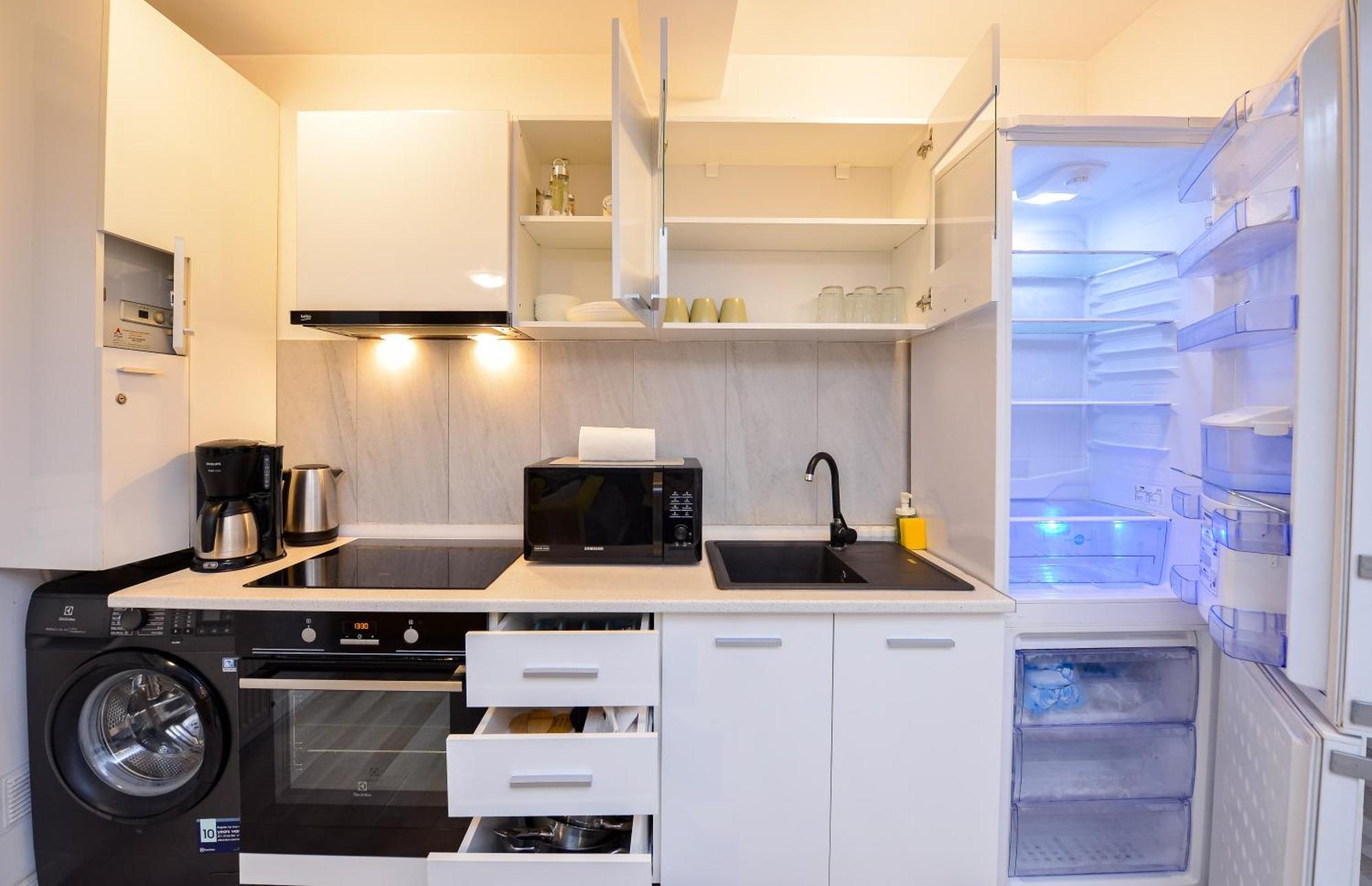 Ben Yehuda - Shabbat Friendly Apartments Bukares Bagian luar foto